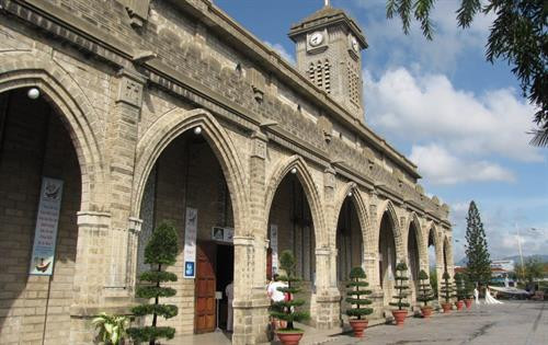 Nhà thờ Chánh Tòa - Điểm du lịch tâm linh ở Nha Trang ảnh 2