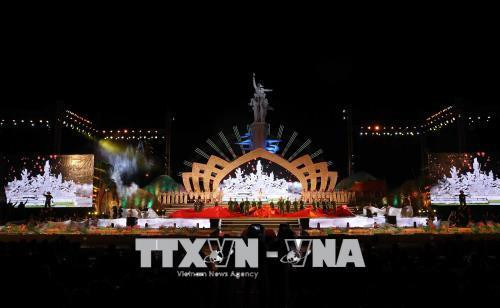 Chương trình nghệ thuật tại buổi lễ. Ảnh: Thống Nhất - TTXVN Chương trình nghệ thuật tại buổi lễ. Ảnh: Thống Nhất - TTXVN