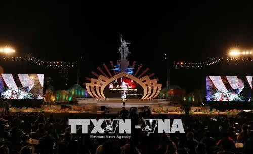 Thủ tướng Nguyễn Xuân Phúc phát biểu tại buổi lễ. Ảnh: Thống Nhất - TTXVN Thủ tướng Nguyễn Xuân Phúc phát biểu tại buổi lễ. Ảnh: Thống Nhất - TTXVN