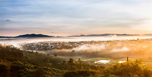 Phố núi Pleiku đẹp "ma mị" dưới ống kính của nhiếp ảnh gia 8x ảnh 1