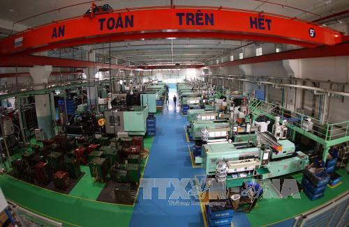 Công ty CP công nghiệp hỗ trợ Minh Nguyên chuyên sản xuất các sản phẩm linh kiện nhựa, chi tiết cơ khí và khuôn mẫu ứng dụng công nghệ cao, với diện tích khoảng 52.000 m2 , tổng vốn đầu tư hơn 1.600 tỉ đồng chính thức đi vào hoạt động từ tháng 12/2016 tại Khu công nghệ cao Thành phố Hồ Chí Minh. Ảnh: An Hiếu - TTXVN