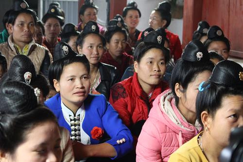 CARE hỗ trợ sinh kế cho phụ nữ dân tộc thiểu số ảnh 4 CARE hỗ trợ sinh kế cho phụ nữ dân tộc thiểu số ảnh 4