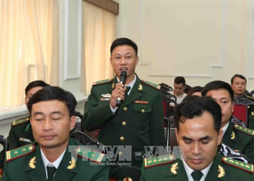 Đồng chí Phạm Công Khanh, Bộ đội Biên phòng đồn Bát Xát (Lào Cai) phát biểu chia sẻ tại buổi lễ. Ảnh: Quý Trung – TTXVN