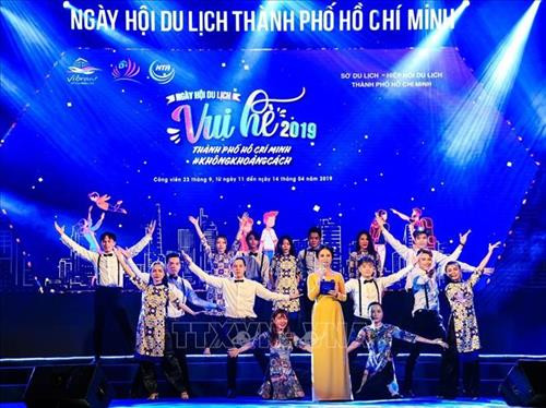 Chương trình khai mạc Ngày hội Du lịch Thành phố. Ảnh: Gia Thuận - TTXVN