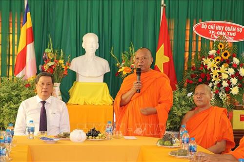 Thượng tọa Lý Hùng, Ủy viên Hội đồng Trị sự Trung ương Giáo hội Phật giáo Việt Nam, Phó Trưởng ban kiêm Trưởng ban Pháp chế Giáo hội Phật giáo thành phố Cần Thơ, Phó Hội trưởng Hội Đoàn kết sư sãi yêu nước TP Cần Thơ phát biểu. Ảnh: Ngọc Thiện - TTXVN Thượng tọa Lý Hùng, Ủy viên Hội đồng Trị sự Trung ương Giáo hội Phật giáo Việt Nam, Phó Trưởng ban kiêm Trưởng ban Pháp chế Giáo hội Phật giáo thành phố Cần Thơ, Phó Hội trưởng Hội Đoàn kết sư sãi yêu nước TP Cần Thơ phát biểu. Ảnh: Ngọc Thiện - TTXVN