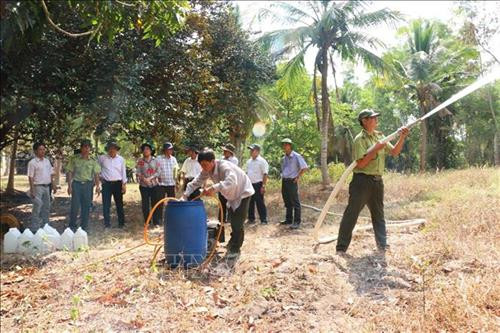 Bí thư Tỉnh ủy An Giang Võ Thị Ánh Xuân và đoàn công tác của tỉnh kiểm tra công tác chuẩn bị phòng, chống cháy rừng tại khu vực Núi Phú Cường, huyện Tịnh Biên. Ảnh: Công Mạo-TTXVN Bí thư Tỉnh ủy An Giang Võ Thị Ánh Xuân và đoàn công tác của tỉnh kiểm tra công tác chuẩn bị phòng, chống cháy rừng tại khu vực Núi Phú Cường, huyện Tịnh Biên. Ảnh: Công Mạo-TTXVN
