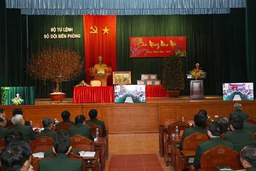 Tổng Bí thư Nguyễn Phú Trọng nói chuyện trực tuyến với cán bộ, chiến sĩ và nhân dân : Đồn biên phòng Lũng Cú ( Hà Giang);Đồn biên phòng Côn Đảo ( Bà Rịa- Vũng Tàu); Đồn biên phòng Đất Mũi ( Cà Mau). Ảnh: Trí Dũng – TTXVN