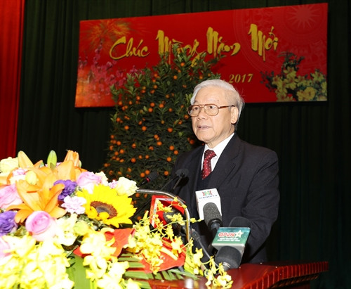 Tổng Bí thư Nguyễn Phú Trọng nói chuyện và chúc Tết cán bộ, chiến sĩ Bộ Tư lệnh Bộ đội biên phòng. Ảnh: Trí Dũng – TTXVN