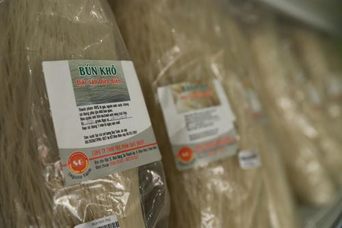 Một số sản phẩm nông sản sạch được bán rộng rãi tại hệ thống các cửa hàng nông sản sạch của Hà Nội.