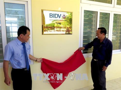 Khánh thành và đưa vào sử dụng cụm công trình An sinh xã hội do BIDV tài trợ. Ảnh: Phước Ngọc - TTXVN Khánh thành và đưa vào sử dụng cụm công trình An sinh xã hội do BIDV tài trợ. Ảnh: Phước Ngọc - TTXVN