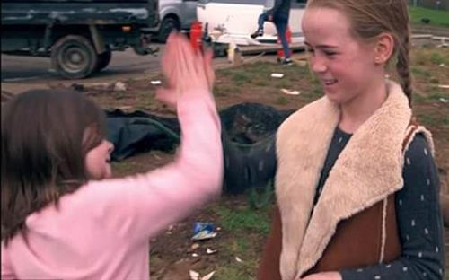 Phóng sự ảnh về tương lai bất trắc của những đứa trẻ Di gan thế kỷ 21 ảnh 15 Phóng sự ảnh về tương lai bất trắc của những đứa trẻ Di gan thế kỷ 21 ảnh 15