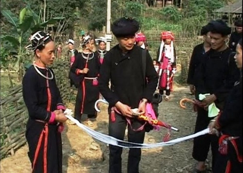 Hát đối thử thách lấy dâu của người Sán Chỉ ở xã Hưng Đạo (Bảo Lạc)