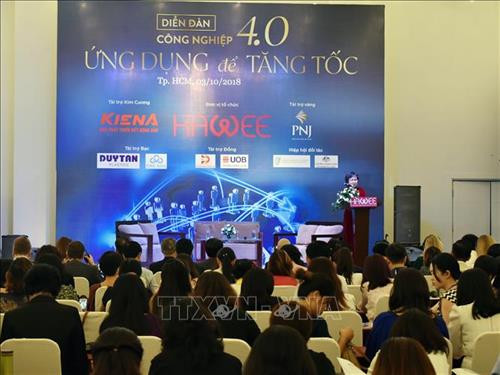 Diễn đàn thu hút gần 400 doanh nghiệp tham dự. Ảnh: Mỹ Phương - TTXVN Diễn đàn thu hút gần 400 doanh nghiệp tham dự. Ảnh: Mỹ Phương - TTXVN