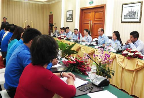 Quang cảnh buổi hội đàm giữa Chủ tịch Hội Liên hiệp Thanh niên Việt Nam và Chủ tịch Hội Liên hiệp Thanh niên Campuchia