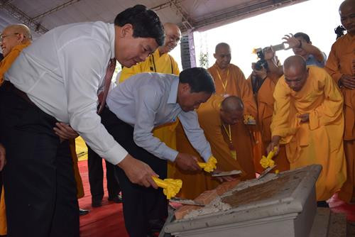 Các đại biểu đặt đá xây dựng Đại bảo tháp và Thiền viện trúc lâm Tháp Mười. Ảnh: Chương Đài - TTXVN Các đại biểu đặt đá xây dựng Đại bảo tháp và Thiền viện trúc lâm Tháp Mười. Ảnh: Chương Đài - TTXVN Quang cảnh chức lễ đặt đá xây dựng Đại bảo tháp và Thiền viện trúc lâm Tháp Mười. Ảnh: Chương Đài - TTXVN Quang cảnh chức lễ đặt đá xây dựng Đại bảo tháp và Thiền viện trúc lâm Tháp Mười. Ảnh: Chương Đài - TTXVN Các đại biểu đặt đá xây dựng Đại bảo tháp và Thiền viện trúc lâm Tháp Mười. Ảnh: Chương Đài - TTXVN Các đại biểu đặt đá xây dựng Đại bảo tháp và Thiền viện trúc lâm Tháp Mười. Ảnh: Chương Đài - TTXVN Quang cảnh chức lễ đặt đá xây dựng Đại bảo tháp và Thiền viện trúc lâm Tháp Mười. Ảnh: Chương Đài - TTXVN Quang cảnh chức lễ đặt đá xây dựng Đại bảo tháp và Thiền viện trúc lâm Tháp Mười. Ảnh: Chương Đài - TTXVN