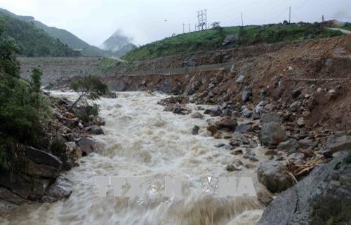 Nước các khe núi dồn về tại xã Sơn Bình, huyện Tam Đường. Ảnh: Quý Trung – TTXVN