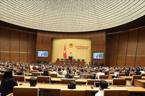 Sáng 1/11/2019, Quốc hội thảo luận ở hội trường về Đề án tổng thể phát triển kinh tế - xã hội vùng đồng bào dân tộc thiểu số và miền núi, vùng có điều kiện đặc biệt khó khăn. Trong ảnh: Phó Chủ tịch Thường trực Quốc hội Tòng Thị Phóng điều hành phiên họp. Ảnh: Văn điệp - TTXVN