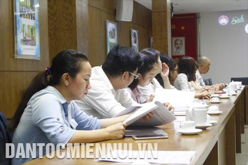 Các phóng viên báo đài tham dự buổi họp mặt - công bố kết quả khảo sát về "Thói quen đọc của giới trẻ tại Thành phố Hồ Chí Minh"