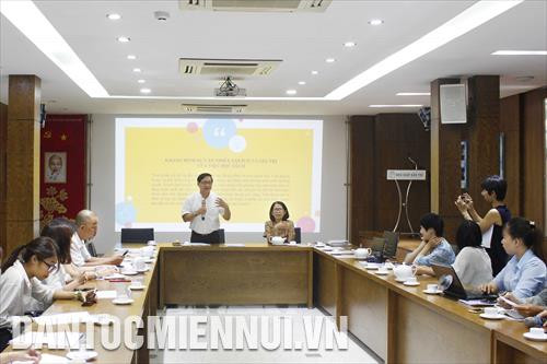 Các phóng viên báo đài tham dự buổi họp mặt - công bố kết quả khảo sát về "Thói quen đọc của giới trẻ tại Thành phố Hồ Chí Minh"