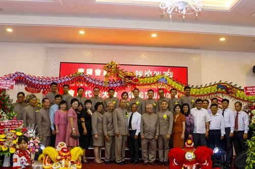 Các đại biểu dự đại hội chụp ảnh lưu niệm