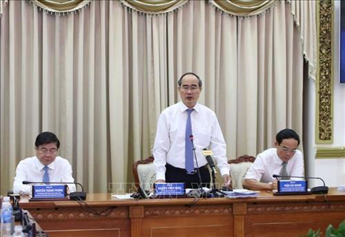 Bí thư Thành ủy Thành phố Hồ Chí Minh Nguyễn Thiện Nhân phát biểu chỉ đạo Hội nghị. Ảnh: Tiến Lực – TTXVN Bí thư Thành ủy Thành phố Hồ Chí Minh Nguyễn Thiện Nhân phát biểu chỉ đạo Hội nghị. Ảnh: Tiến Lực – TTXVN