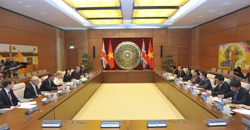 Ngày 03/10/2016, tại Nhà Quốc hội, Phó Chủ tịch Quốc hội Tòng Thị Phóng hội đàm với Phó Chủ tịch Hạ viện Vương quốc Anh Eleanor Laing. Ảnh: Phương Hoa - TTXVN