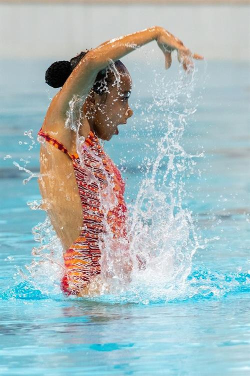 Phần thi giành huy chương bạc nhóm tuổi 11-12 Giải bơi nghệ thuật Singapore mở rộng lần thứ 14 của VĐV Huỳnh Vũ Nhu Giang. Ảnh: Fanpage Singapore Swimming Association