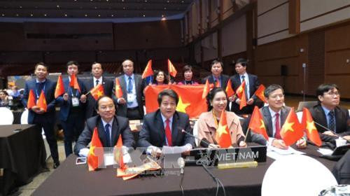 Ngày 8/12/2017, tại Phiên họp Ủy ban liên chính phủ Công ước 2003 về bảo vệ di sản văn hóa phi vật thể lần thứ 12 của Tổ chức Giáo dục, Khoa học và Văn hóa Liên hợp quốc (UNESCO) diễn ra tại Jeju (Hàn Quốc), Hát Xoan được UNESCO công nhận là Di sản văn hóa phi vật thể đại diện của nhân loại. Ảnh: Hữu Tuyên - Pv TTXVN Hàn Quốc