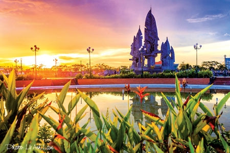 Buổi chiều bên tượng đài Khu Chiến thắng Chương Thiện.