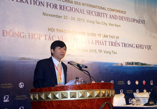 Trong ảnh (tư liệu): Ông Đặng Đình Quý, Giám đốc Học viện Ngoại giao phát biểu khai mạc Hội thảo khoa học Quốc tế lần thứ 7 về Biển Đông với chủ đề “Biển Đông: Hợp tác vì an ninh và phát triển khu vực” do Học viện Ngoại giao, Quỹ Nghiên cứu Biển Đông và Hội Luật gia Việt Nam phối hợp tổ chức tại thành phố Vũng Tàu (Bà Rịa - Vũng Tàu),,ngày 23/11/2015. Ảnh: Đoàn Mạnh Dương-TTXVN