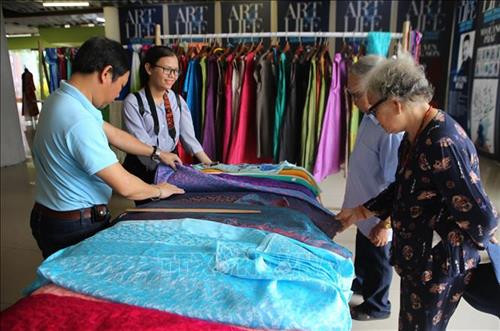 Festival nghề truyền thống Huế 2019: Nghề và làng nghề tôn vinh "Tinh hoa nghề Việt" ảnh 7 Festival nghề truyền thống Huế 2019: Nghề và làng nghề tôn vinh "Tinh hoa nghề Việt" ảnh 7