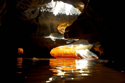 Hang động Sơn Trà mang đến cho du khách vẻ đẹp đến ngỡ ngàng