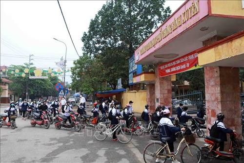 Học sinh Trường THCS Bình Xuyên, huyện Bình Xuyên (Vĩnh Phúc) đi học trở lại. Ảnh: Hoàng Hùng - TTXVN