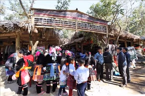 Chợ phiên Sin Suối Hồ, xã Sin Suối Hồ (Phong Thổ, Lai Châu). Ảnh: Quý Trung - TTXVN