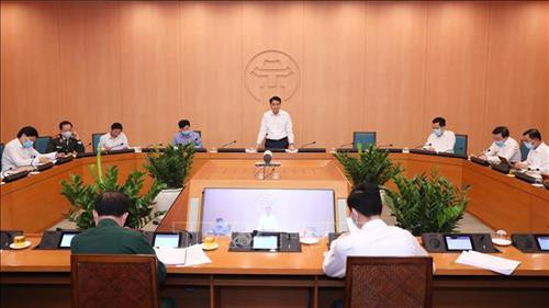 Chủ tịch UBND TP. Hà Nội Nguyễn Đức Chung, Trưởng Ban Chỉ đạo chủ trì phiên họp. Ảnh: Lâm Khánh - TTXVN