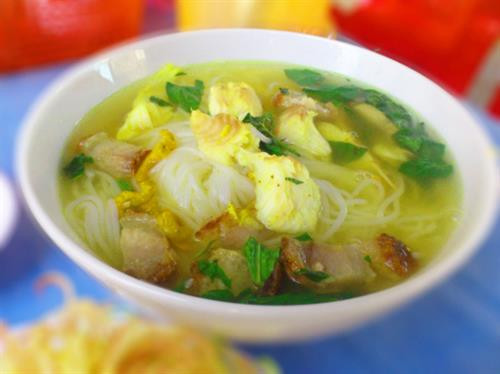 Bún cá Châu Đốc gần như giữ được trọn vẹn hương vị nguyên sơ của nó