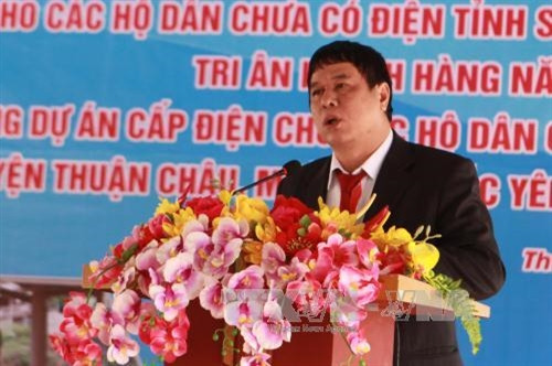 Phó Tổng Giám đốc Tổng công ty điện lực miền Bắc Hồ Tuấn phát biểu tại lễ khánh thành. Ảnh: Lê Hữu Quyết - TTXVN