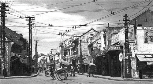 Góc phố Hàng Gai - Hàng Đào.