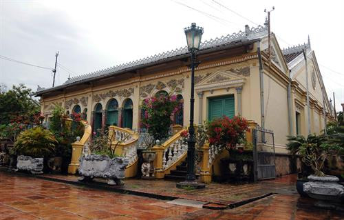 Không gian kiến trúc độc đáo của nhà cổ.