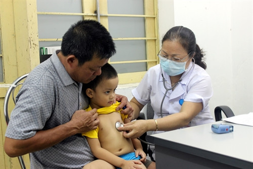 Bệnh nhi đến khám nhiều gấp 3 lần so với ngày thường Bệnh nhi đến khám nhiều gấp 3 lần so với ngày thường