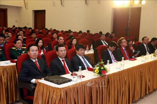 Đồng chí Võ Văn Thưởng, Ủy viên Bộ Chính trị, Bí thư Trung ương Đảng, Trưởng Ban Tuyên giáo Trung ương và các đại biểu dự Lễ kỷ niệm. Ảnh: Hoàng Hùng – TTXVN