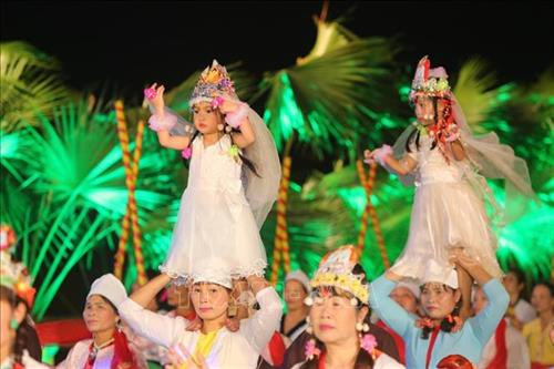 Tiết mục nghệ thuật chào mừng khai mạc Lễ hội Đền Hùng 2019. Ảnh: Thành Đạt - TTXVN Tiết mục trình diễn đường phố chào mừng khai mạc Lễ hội Đền Hùng 2019. Ảnh: Thành Đạt - TTXVN Tiết mục nghệ thuật chào mừng khai mạc Lễ hội Đền Hùng 2019. Ảnh: Thành Đạt - TTXVN Tiết mục trình diễn đường phố chào mừng khai mạc Lễ hội Đền Hùng 2019. Ảnh: Thành Đạt - TTXVN