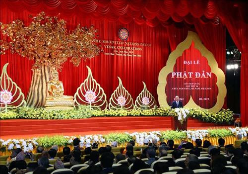 Thủ tướng Chính phủ Nguyễn Xuân Phúc phát biểu chào mừng. Ảnh: Thống Nhất - TTXVN Thủ tướng Chính phủ Nguyễn Xuân Phúc phát biểu chào mừng. Ảnh: Thống Nhất - TTXVN