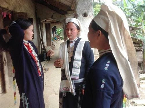 Những ngôi nhà trình tường như ở Bản Chang (xaz Thành Công) và trang phục truyền thống, phong tục... người Dao Tiền cần được giữ gìn và phát huy.