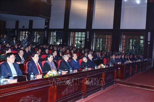 Tổng Bí thư, Chủ tịch nước Nguyễn Phú Trọng; Thủ tướng Nguyễn Xuân Phúc và nhiều đồng chí lãnh đạo, nguyên lãnh đạo Đảng, Nhà nước, cựu chiến binh tham dự buổi lễ. Ảnh: Thống Nhất – TTXVN Tổng Bí thư, Chủ tịch nước Nguyễn Phú Trọng; Thủ tướng Nguyễn Xuân Phúc và nhiều đồng chí lãnh đạo, nguyên lãnh đạo Đảng, Nhà nước, cựu chiến binh tham dự buổi lễ. Ảnh: Thống Nhất – TTXVN