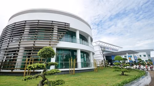 Một góc Bệnh viện điều dưỡng và phục hồi chức năng tỉnh Cà Mau. Ảnh : Huỳnh Thế Anh-TTXVN