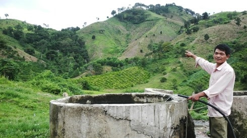 Người đưa nước sạch về buôn ảnh 2