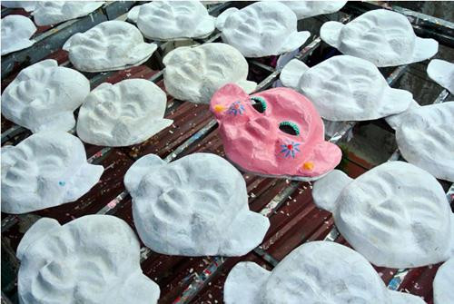 Quy trình làm mặt nạ giấy bồi Quy trình làm mặt nạ giấy bồi