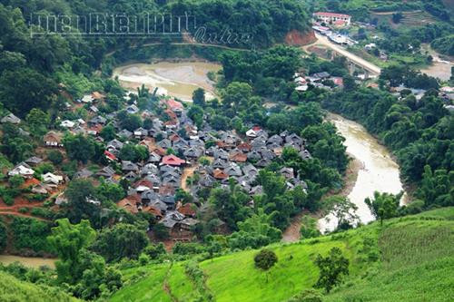 Thung lũng mây trên đỉnh đèo Pha Đin. Khung cảnh thanh bình trên cánh đồng Mường Thanh. Ảnh: V.T.C Bản của người Khơ Mú (xã Keo Lôm, huyện Điện Biên Đông). Ảnh: V.T.C Một góc thị xã Mường Lay. Ảnh: V.T.C Thung lũng Nậm Cổ Hú (xã Thanh Nưa, huyện Điện Biên). Ảnh: V.T.C Mùa hoa ban nở. Ảnh: V.T.C Đây là loại hoa đặc trưng ở vùng Tây Bắc. Ảnh: V.T.C Hoa ban tràn ngập khắp bản làng Điện Biên. Ảnh: V.T.C Vẻ đẹp tinh khiết, mong manh của hoa ban làm say đắm lòng người. Ảnh: V.T.C Hoa ban ngợp trên phố. Ảnh: V.T.C Loài hoa trắng này gắn với câu chuyện về một tình yêu bất tử nơi núi rừng. Ảnh: V.T.C Thung lũng mây trên đỉnh đèo Pha Đin. Khung cảnh thanh bình trên cánh đồng Mường Thanh. Ảnh: V.T.C Bản của người Khơ Mú (xã Keo Lôm, huyện Điện Biên Đông). Ảnh: V.T.C Một góc thị xã Mường Lay. Ảnh: V.T.C Thung lũng Nậm Cổ Hú (xã Thanh Nưa, huyện Điện Biên). Ảnh: V.T.C Mùa hoa ban nở. Ảnh: V.T.C Đây là loại hoa đặc trưng ở vùng Tây Bắc. Ảnh: V.T.C Hoa ban tràn ngập khắp bản làng Điện Biên. Ảnh: V.T.C Vẻ đẹp tinh khiết, mong manh của hoa ban làm say đắm lòng người. Ảnh: V.T.C Hoa ban ngợp trên phố. Ảnh: V.T.C Loài hoa trắng này gắn với câu chuyện về một tình yêu bất tử nơi núi rừng. Ảnh: V.T.C
