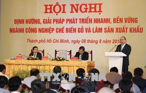 Thủ tướng Nguyễn Xuân Phúc phát biểu chỉ đạo tại hội nghị. Ảnh: Thống Nhất – TTXVN Thủ tướng Nguyễn Xuân Phúc phát biểu chỉ đạo tại hội nghị. Ảnh: Thống Nhất – TTXVN